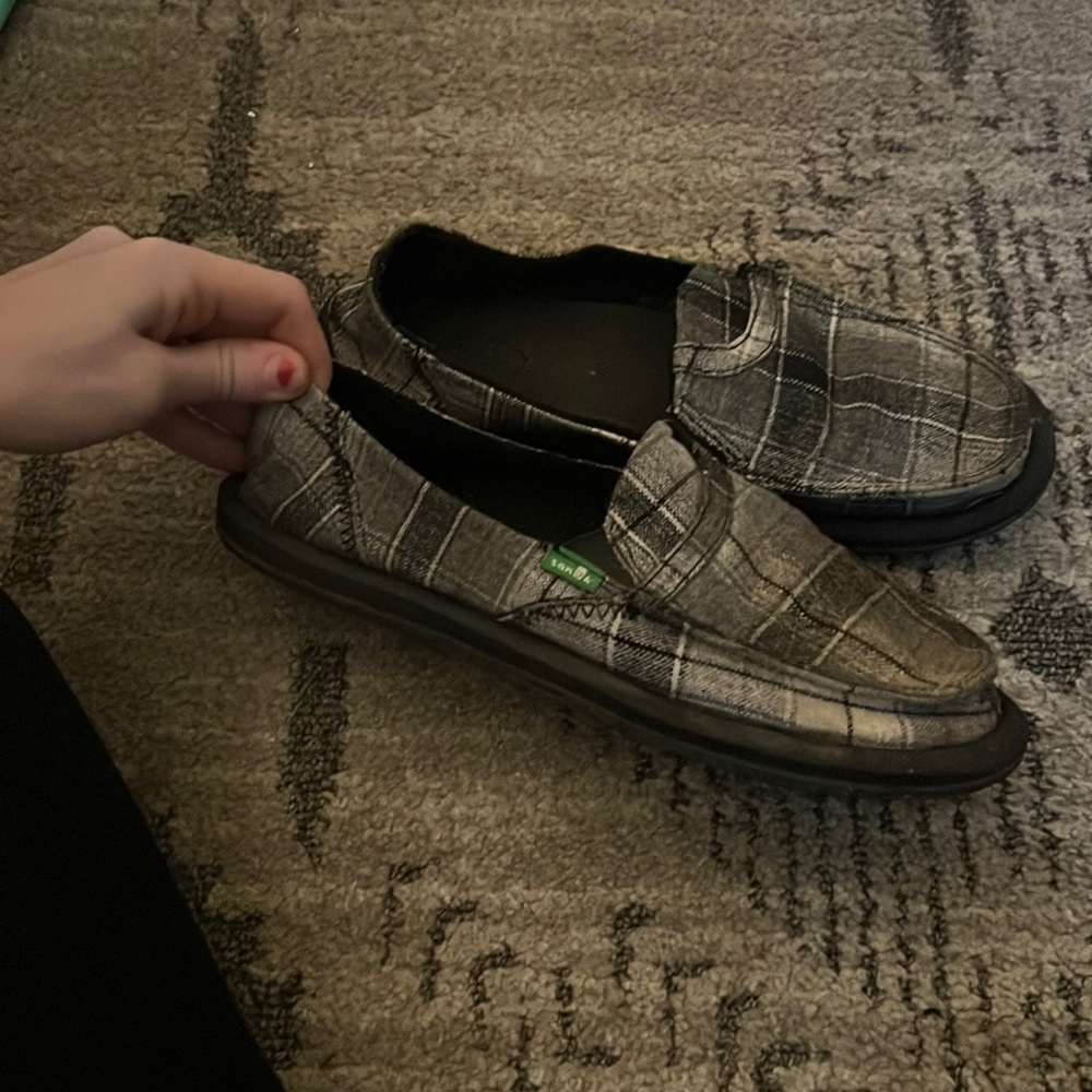 Black and grey sanuk